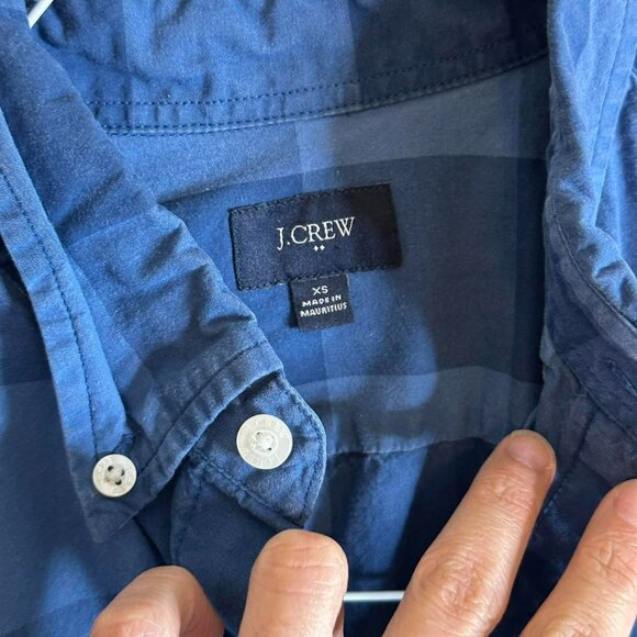 cotton jcrew Blue and white plaid button-up shirt #plaidshirt size xs used - Picture 3 of 3
